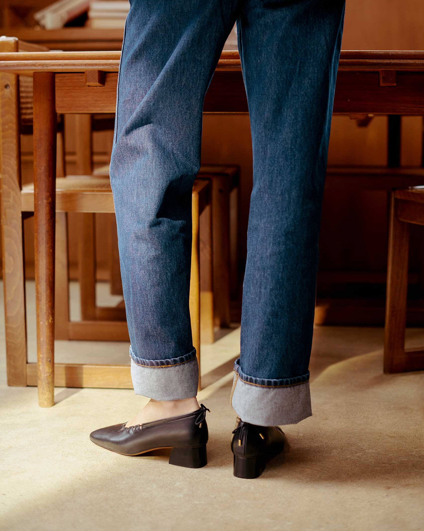 Ballerine_escarpin_a_talon_cuir_nappa_noir_vue_portee