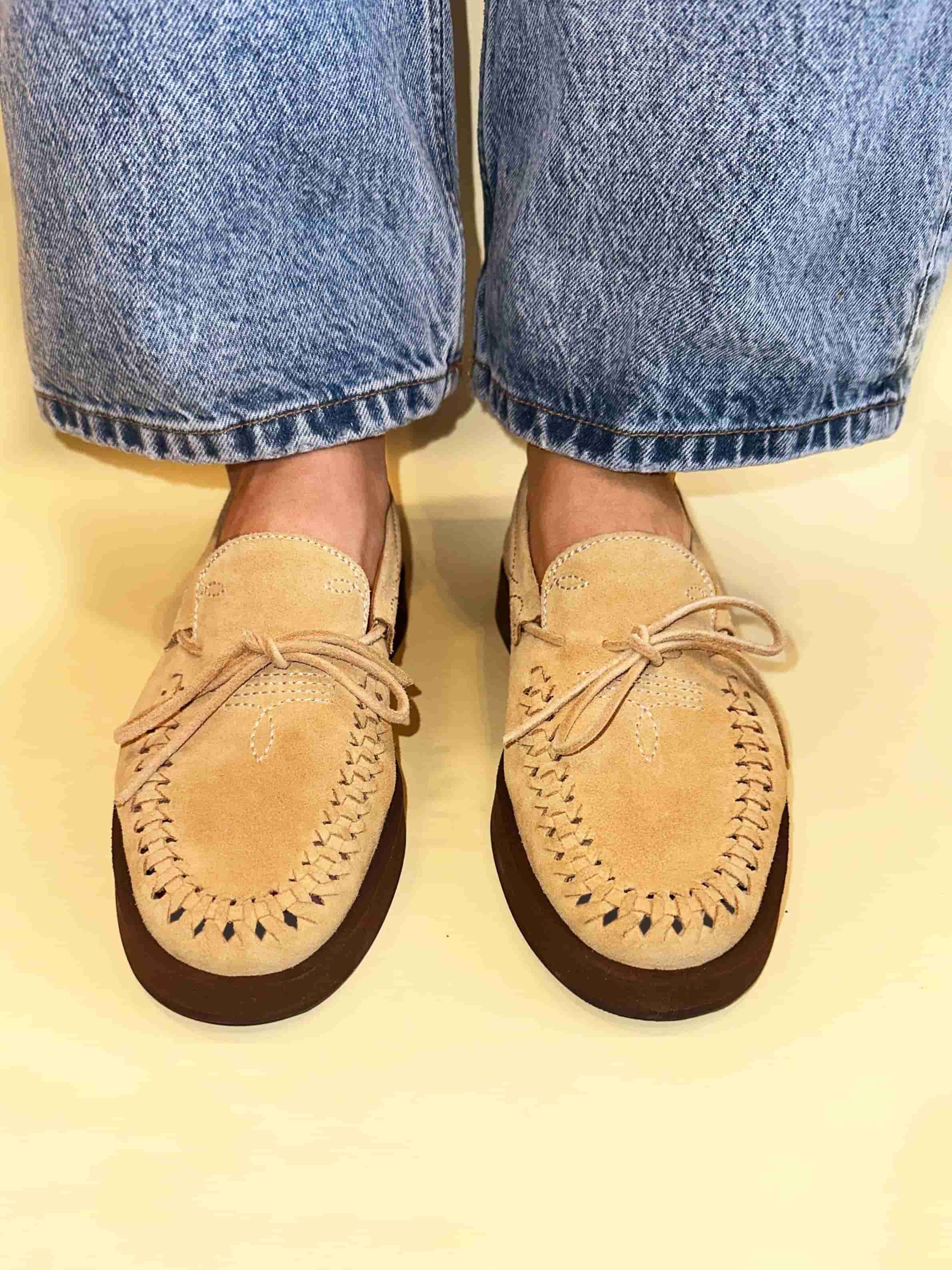 Socque-Mocassin-Indien-Totem-Daim-Sable-Portee-Top