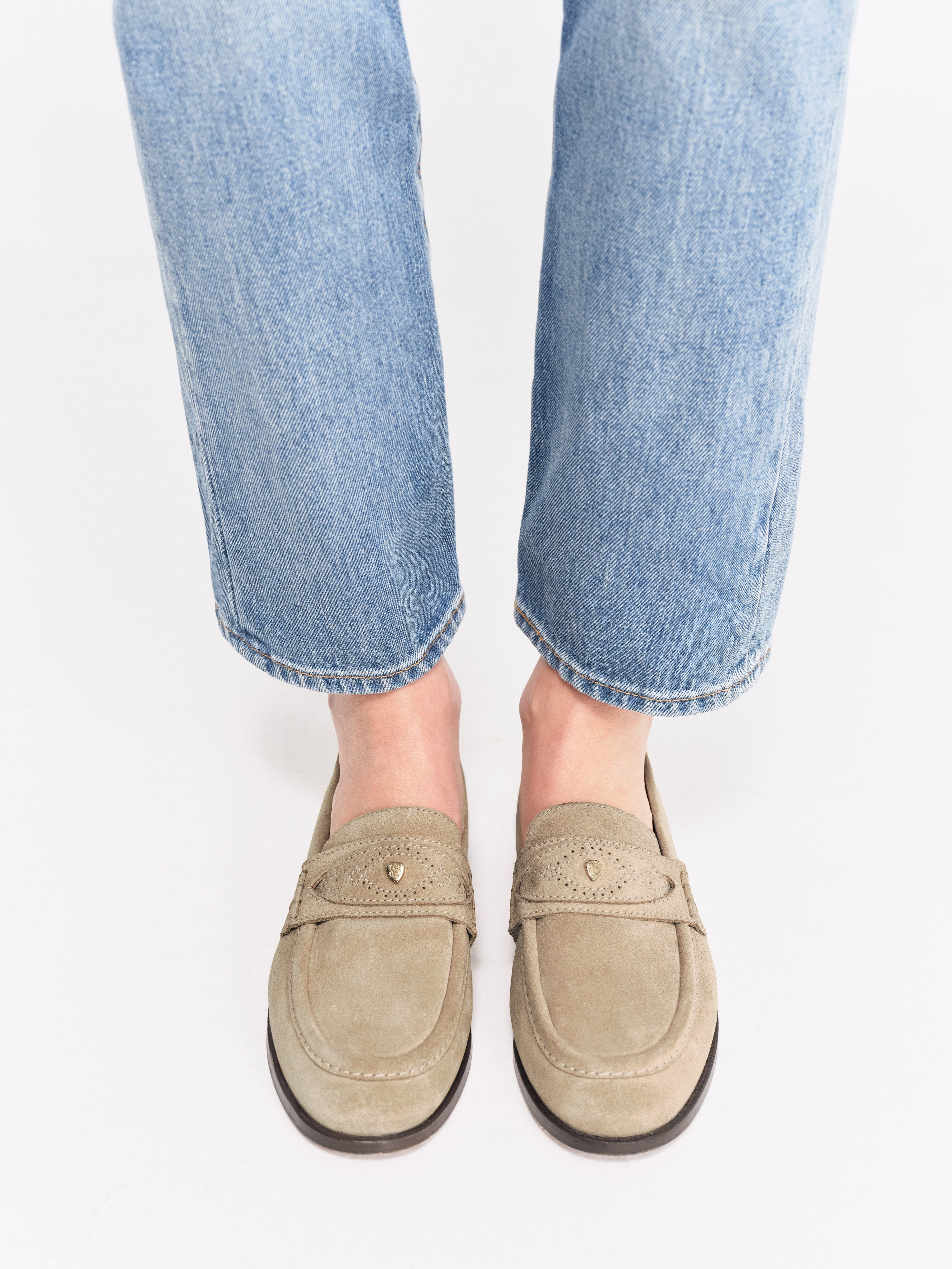 Socque-Paris-Mocassin-Ringo-Daim-Taupe-Portee