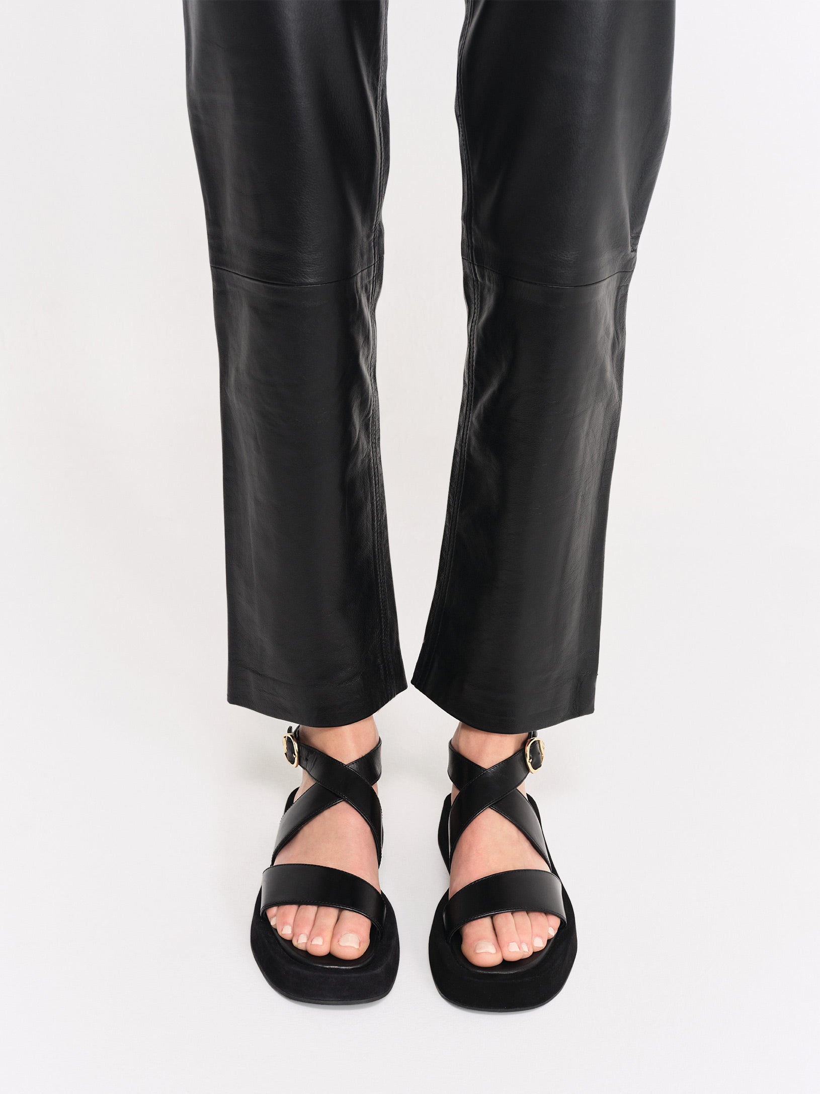 Socque-Paris-Sandale-Plateforme-Miko-Noir-Portee