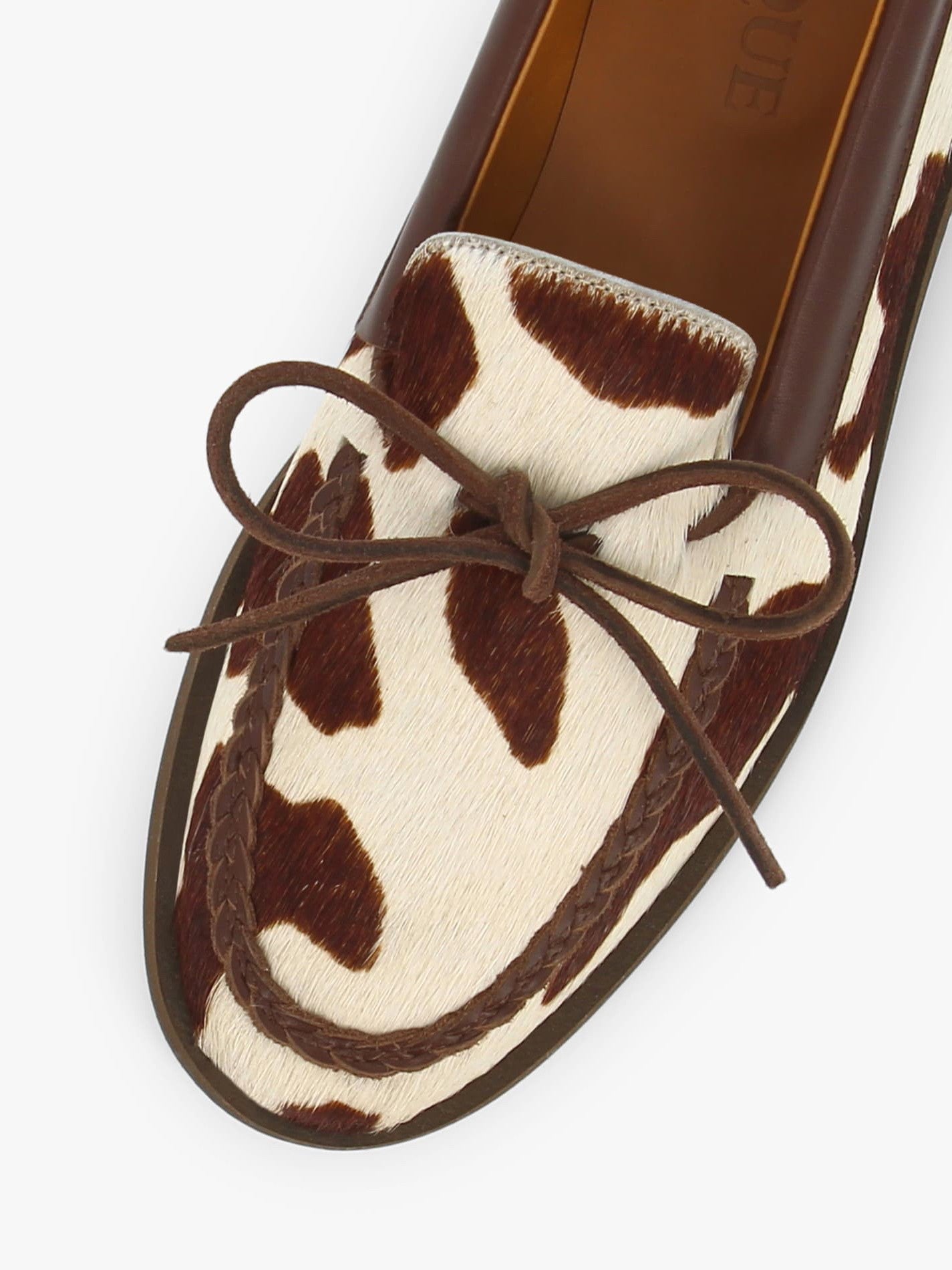 Socque-Totem-Moccasin-indien-Cuir-vache-imprime-detail