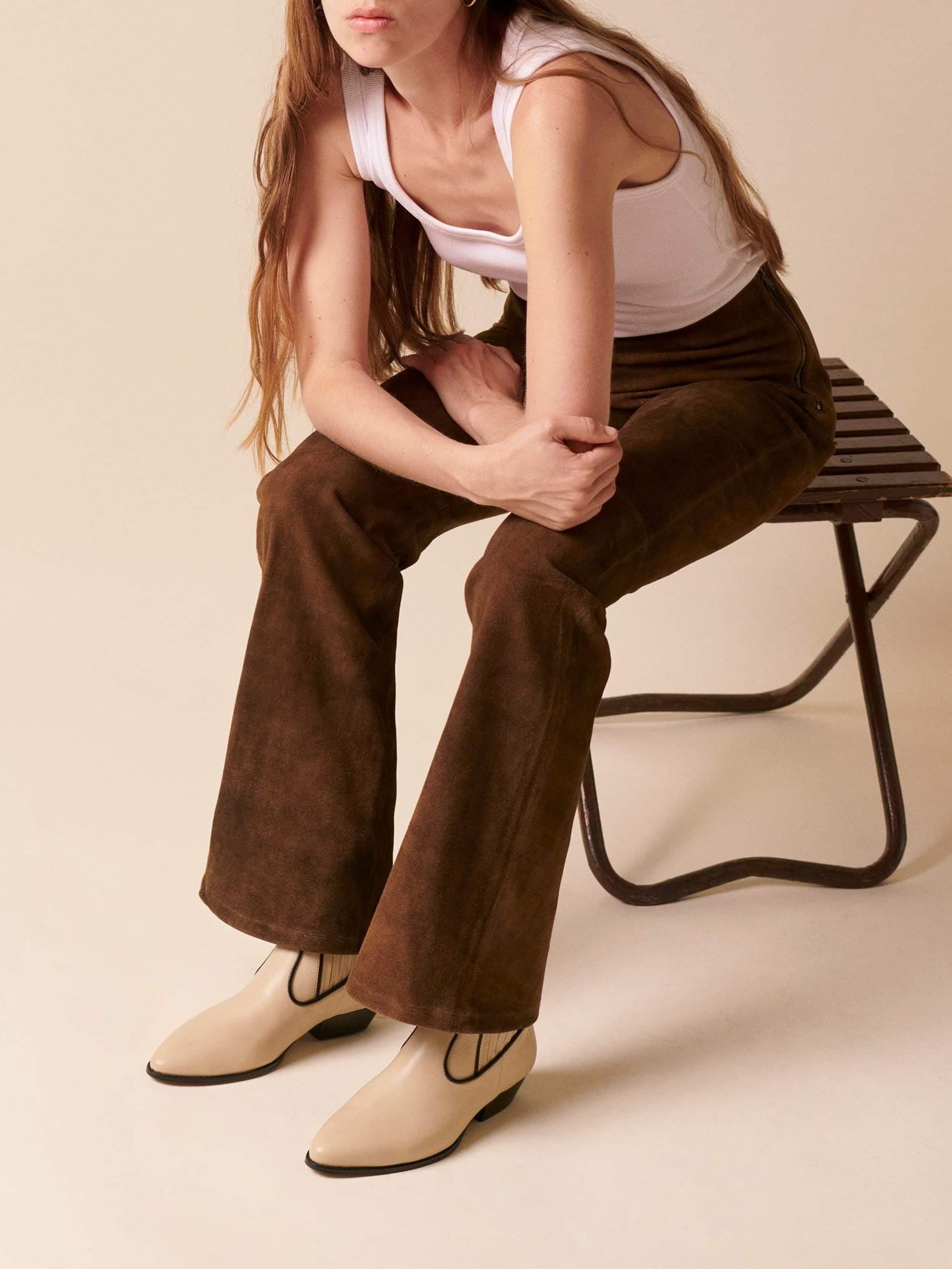 Socque-abbey-Santiag-cuir-creme-noir-portee