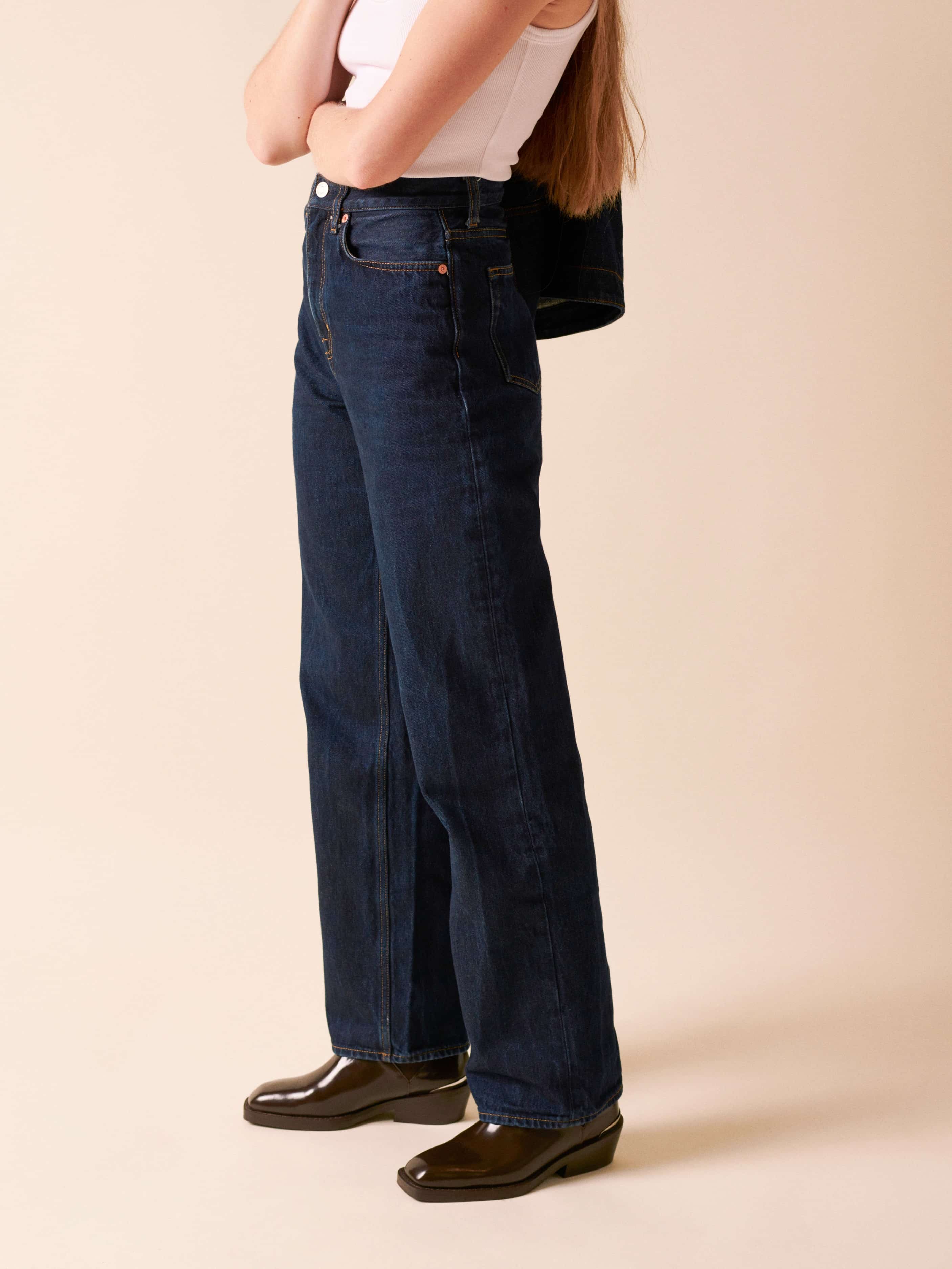 Socque-bottine-chelsea-Clyde-polido-marron-portee