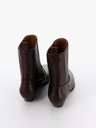Socque Paris - Abbey Chocolat - Bottines plates santiag en cuir chocolat