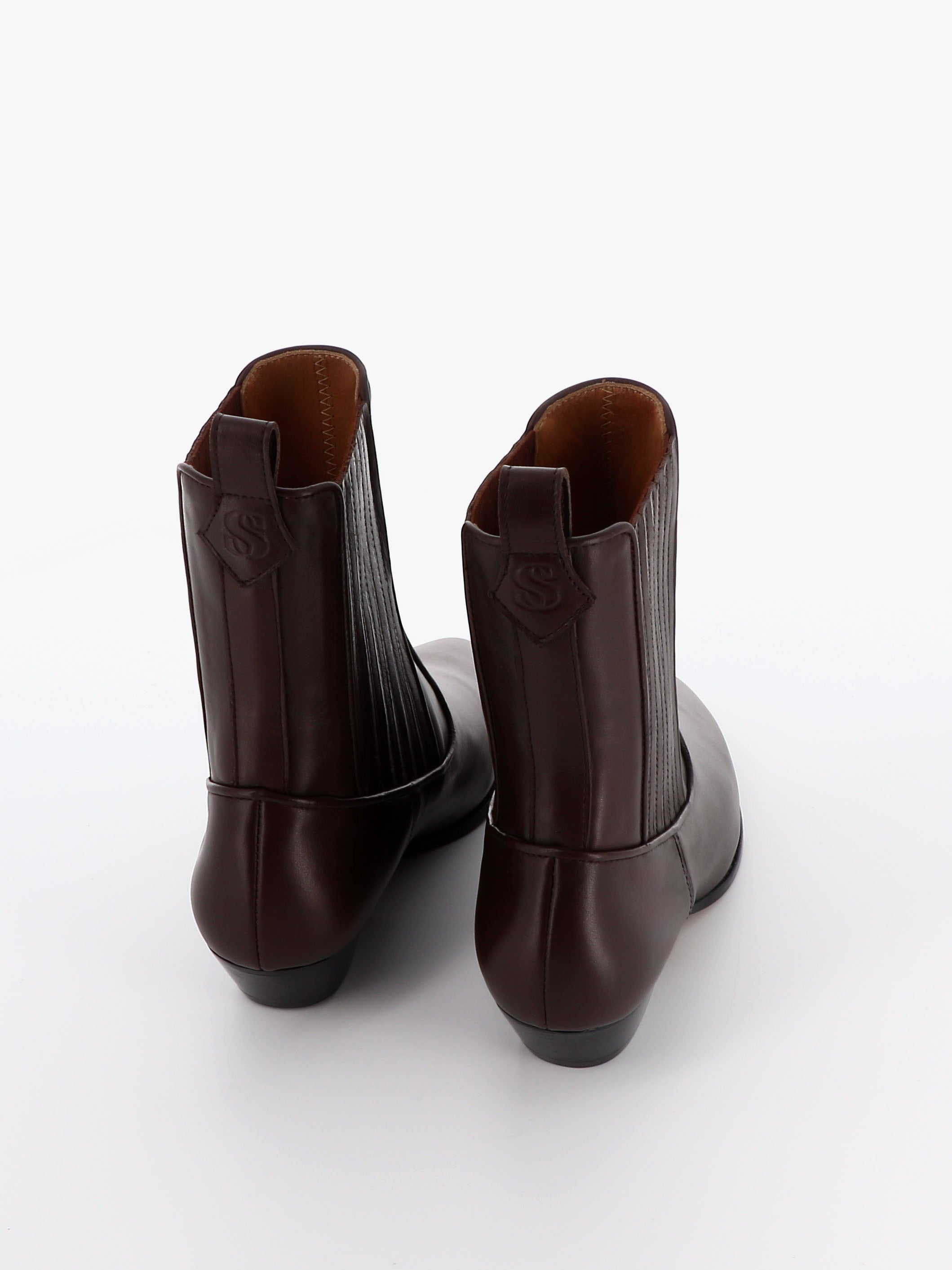 Socque Paris - Abbey Chocolat - Bottines plates santiag en cuir chocolat