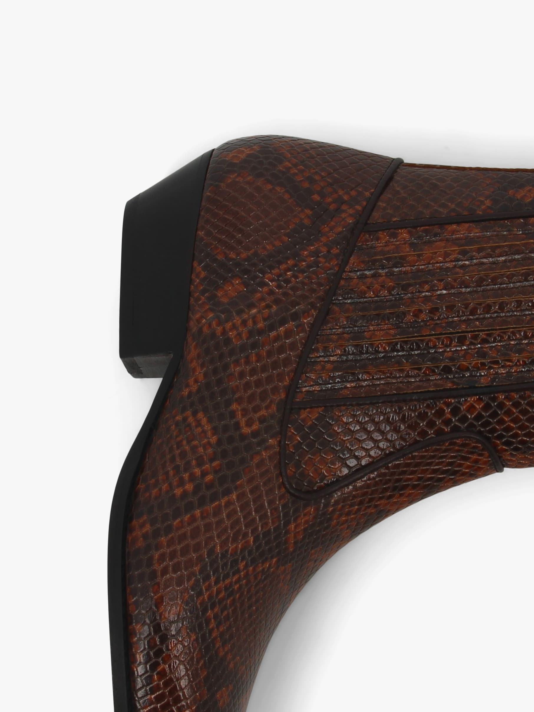 Socque-Abbey-bottine-santiag-cuir-imprime-python-vue-detail