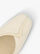 Socque-Ballerine-Ariane-Cuir-Creme-Detail1