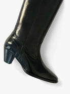 Socque-Dakota-Noir-Black-Botte-Haute-Cuir-Santiag-Detail-Cote