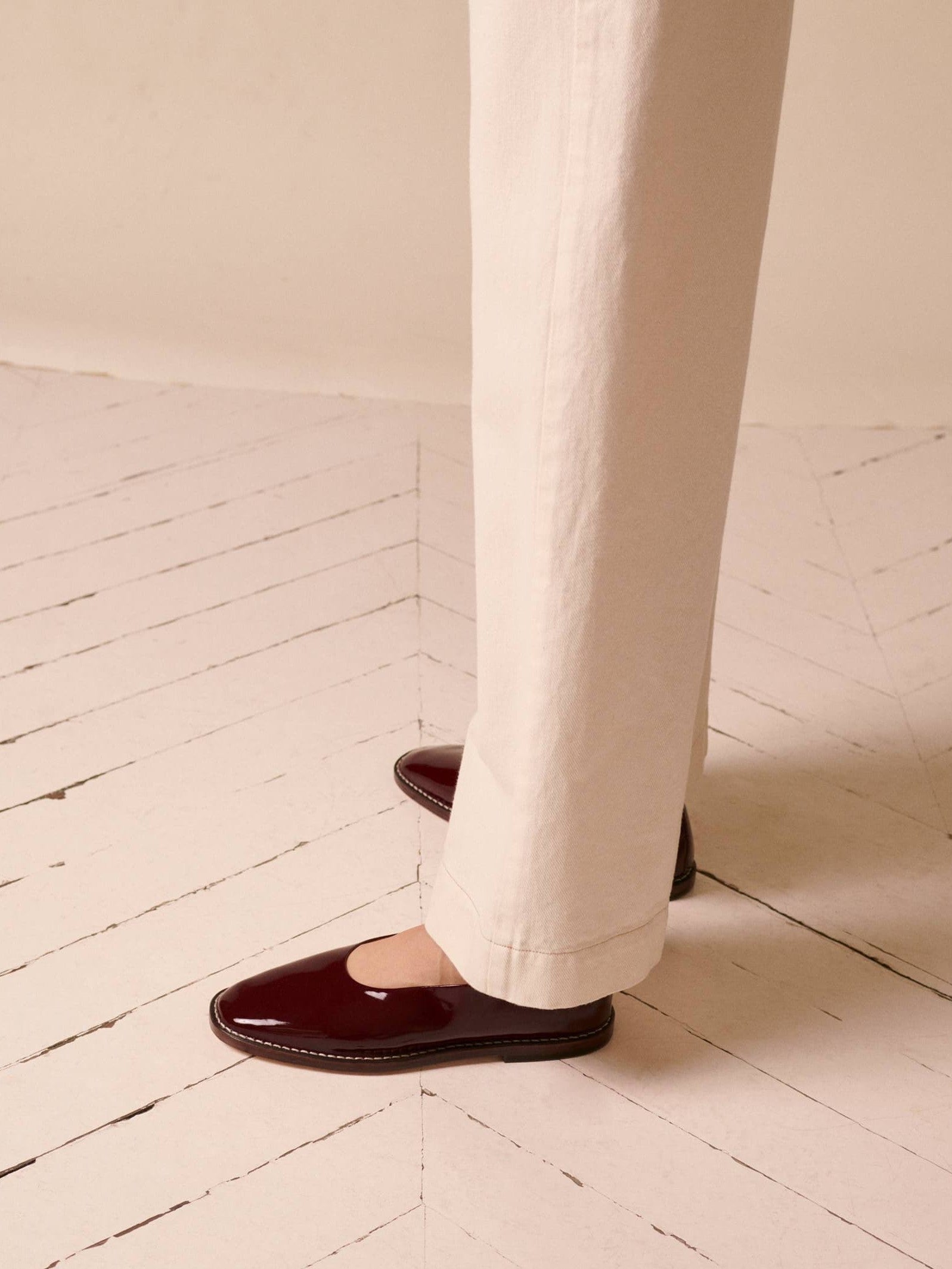 Socque-Etche-Bordeaux-Ballerine-cuir-Portee2