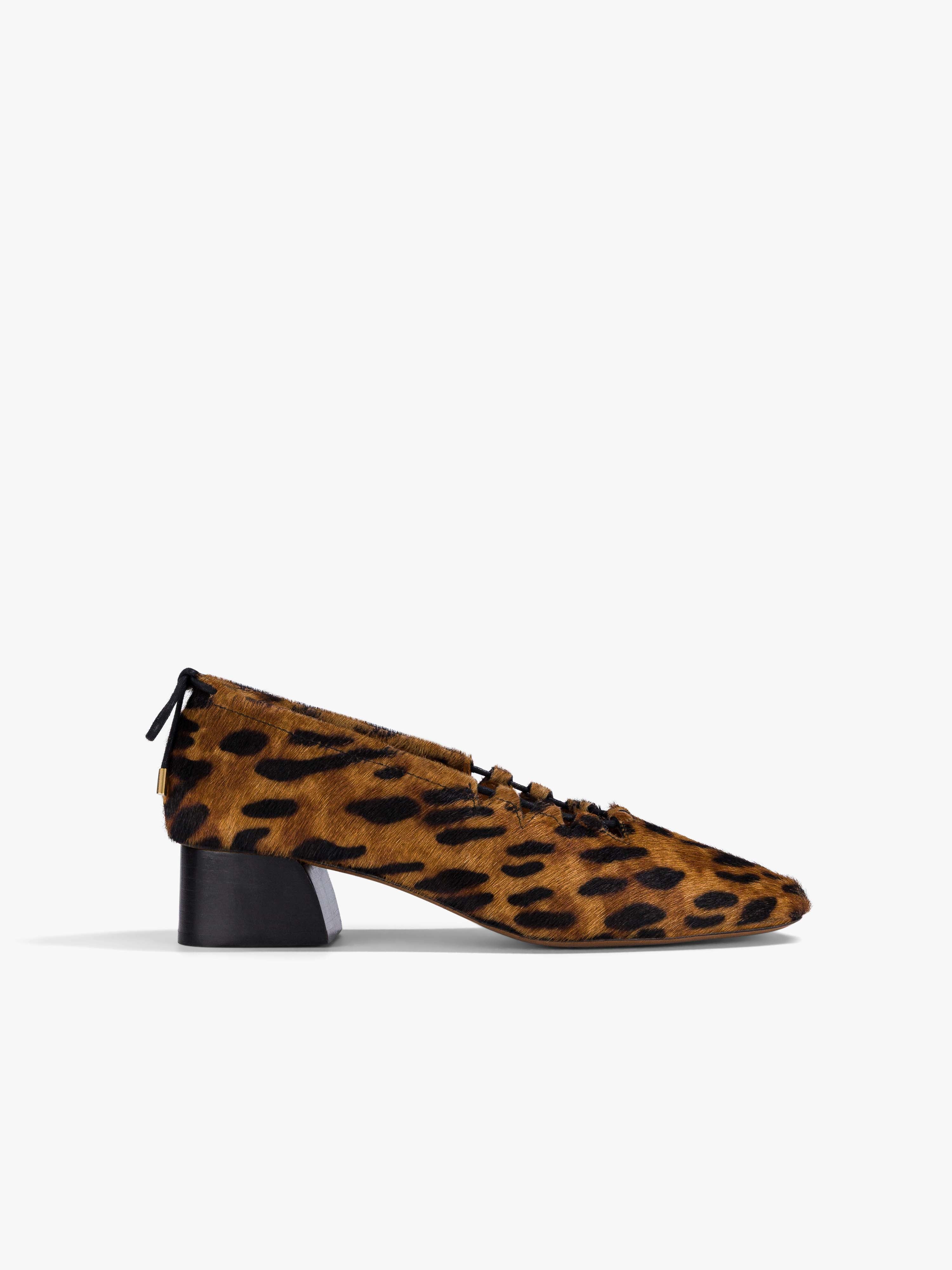 Socque-Paris-Ballerine-Escarpin-Moune-Cuir-Pony-Leopard-Profil