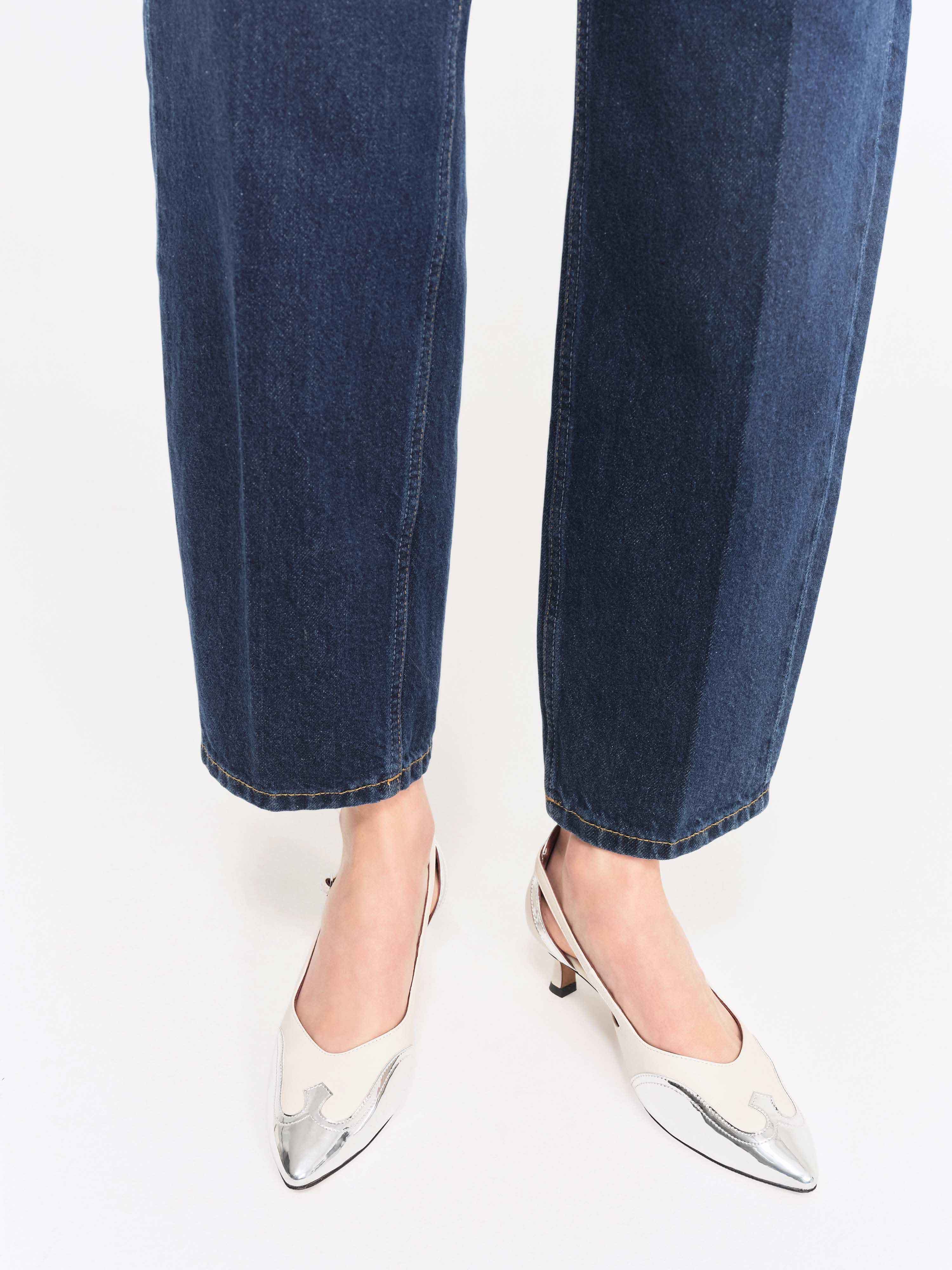 Socque Paris - Patti Crème - Escarpin modernisé en cuir lisse crème et lamé argent