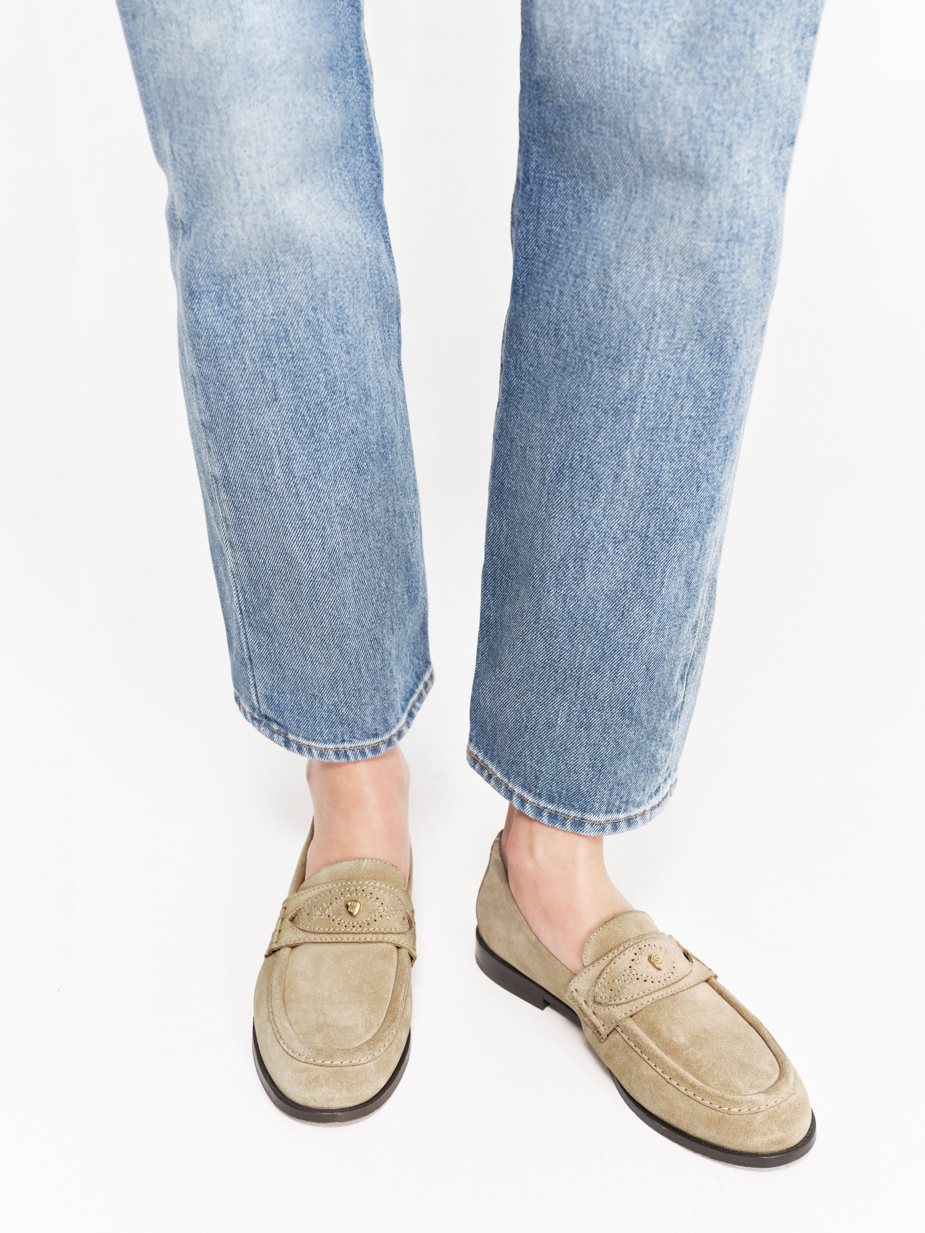 Socque-Paris-Mocassin-Ringo-Daim-Taupe-Portee