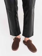 Socque-Paris-Mule-Lucca-Daim-Chocolat-Portee