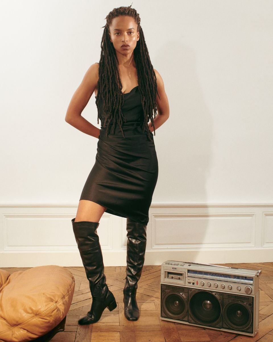 Socque-botte-boudoir-cuir-noir-talon-portee_1