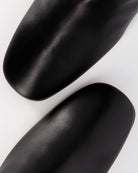 Socque-botte-boudoir-cuir-noir-talon-vue-top