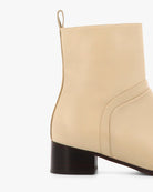 Socque-bottine-beetleboot-Dover-cuir-creme-detail