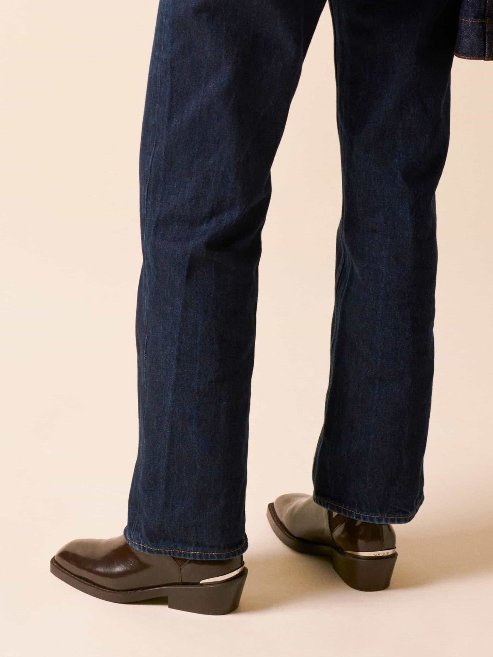 Socque-bottine-chelsea-Clyde-polido-marron-portee