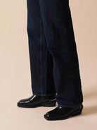 Socque-bottine-chelsea-Clyde-polido-noir-portee