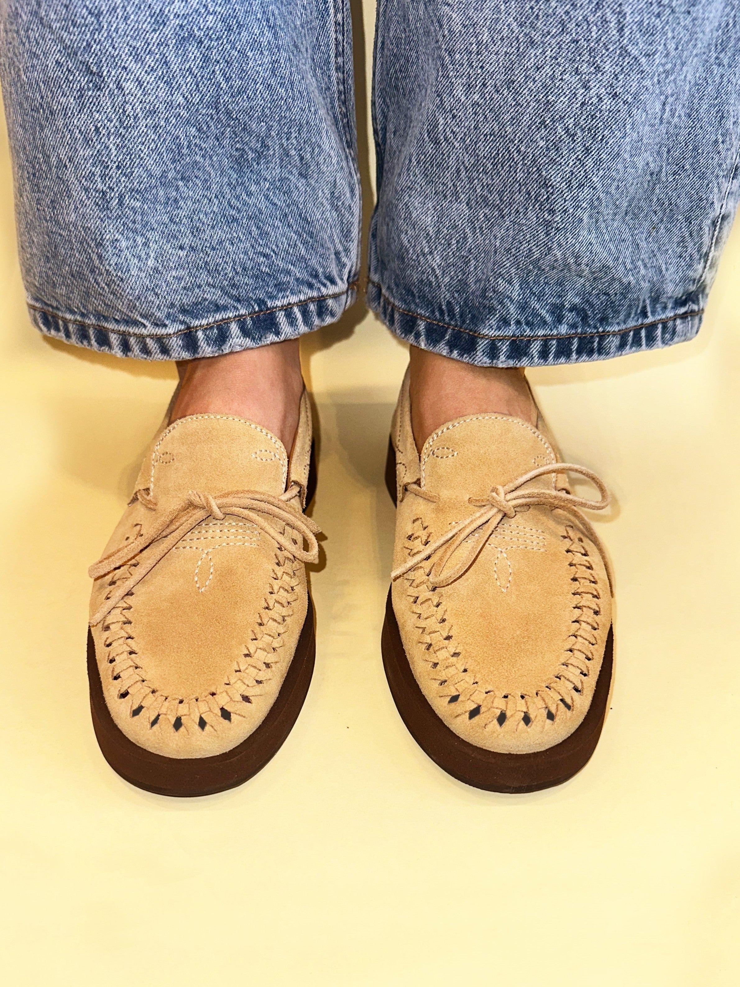 Socque_Mocassin-Indien-Totem-Daim-Sable-Portee-Top