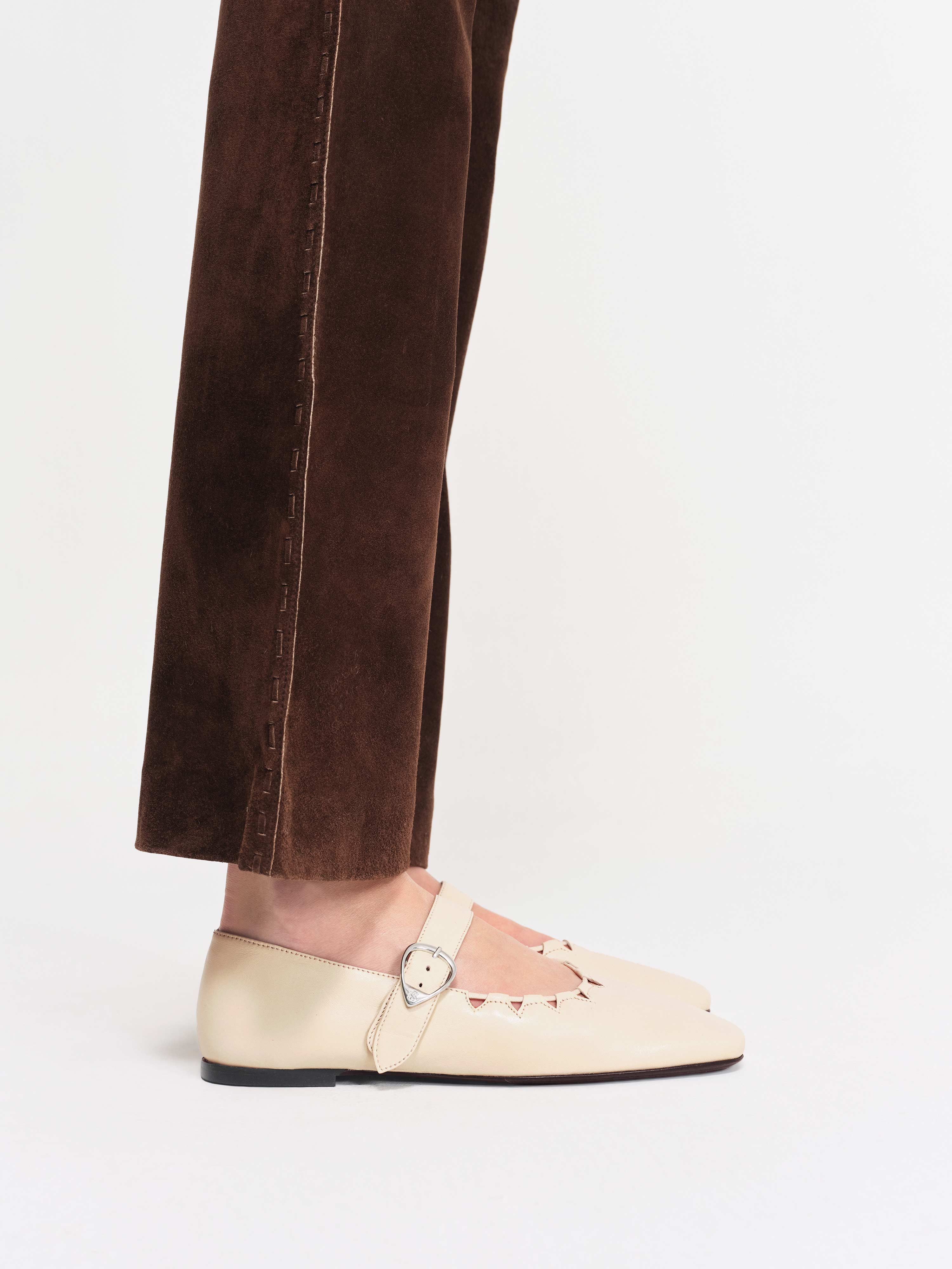 socque-ballerine-babies-maryjane-ginger-creme-blanc-portee