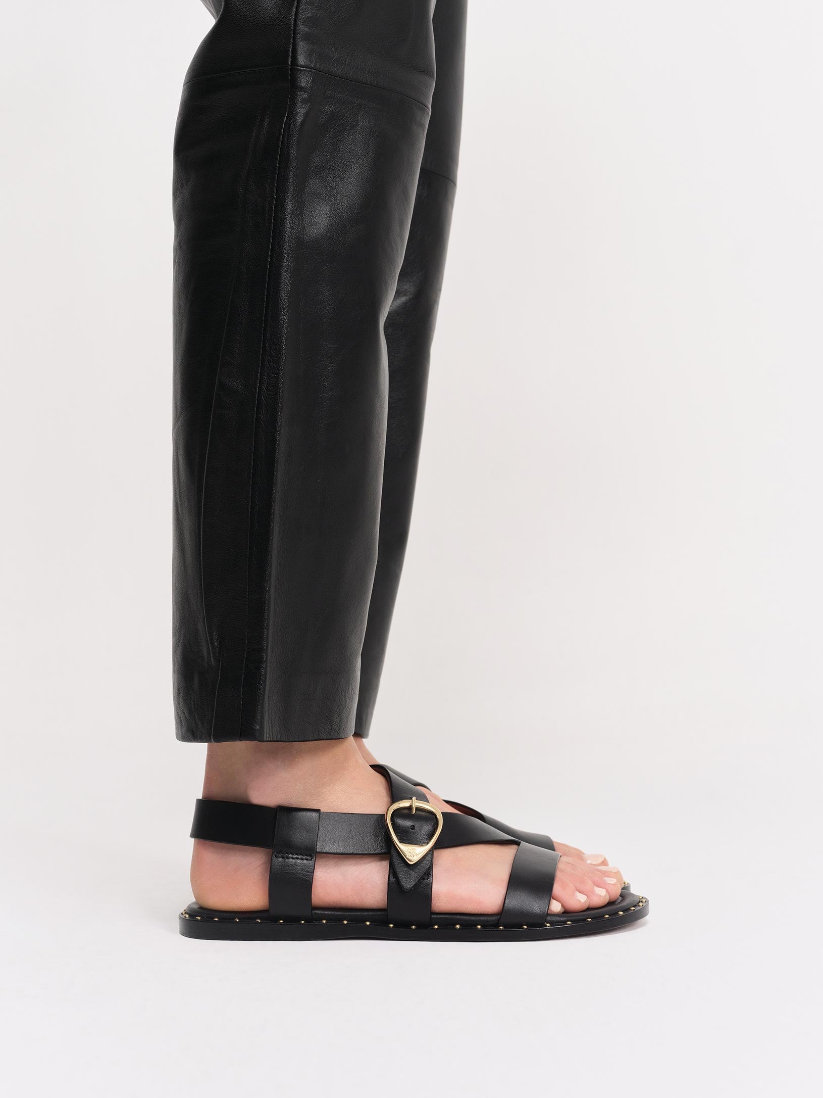 socque-paris-sandale-hydra-noire-portee